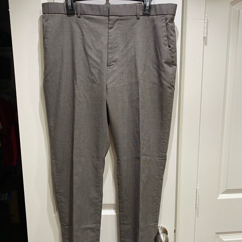 EUC men’s Perry Ellis dress pants